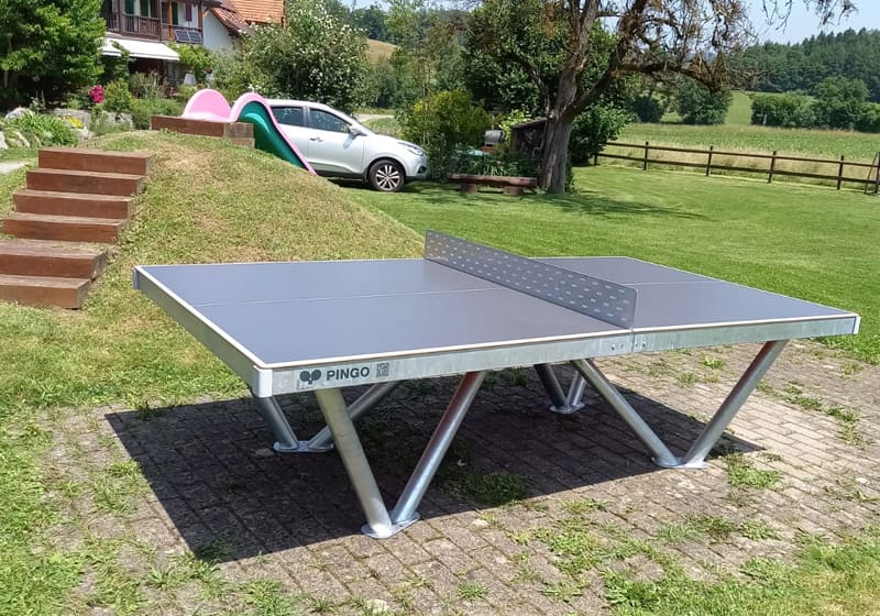 Pingo Outdoor Tischtennistisch bei einem Privatkunden in Bisikon bei Effretikon
