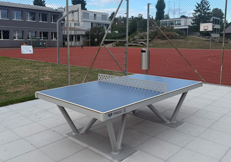 Pingo Outdoor Tischtennistisch bei der Schule Nürensdorf